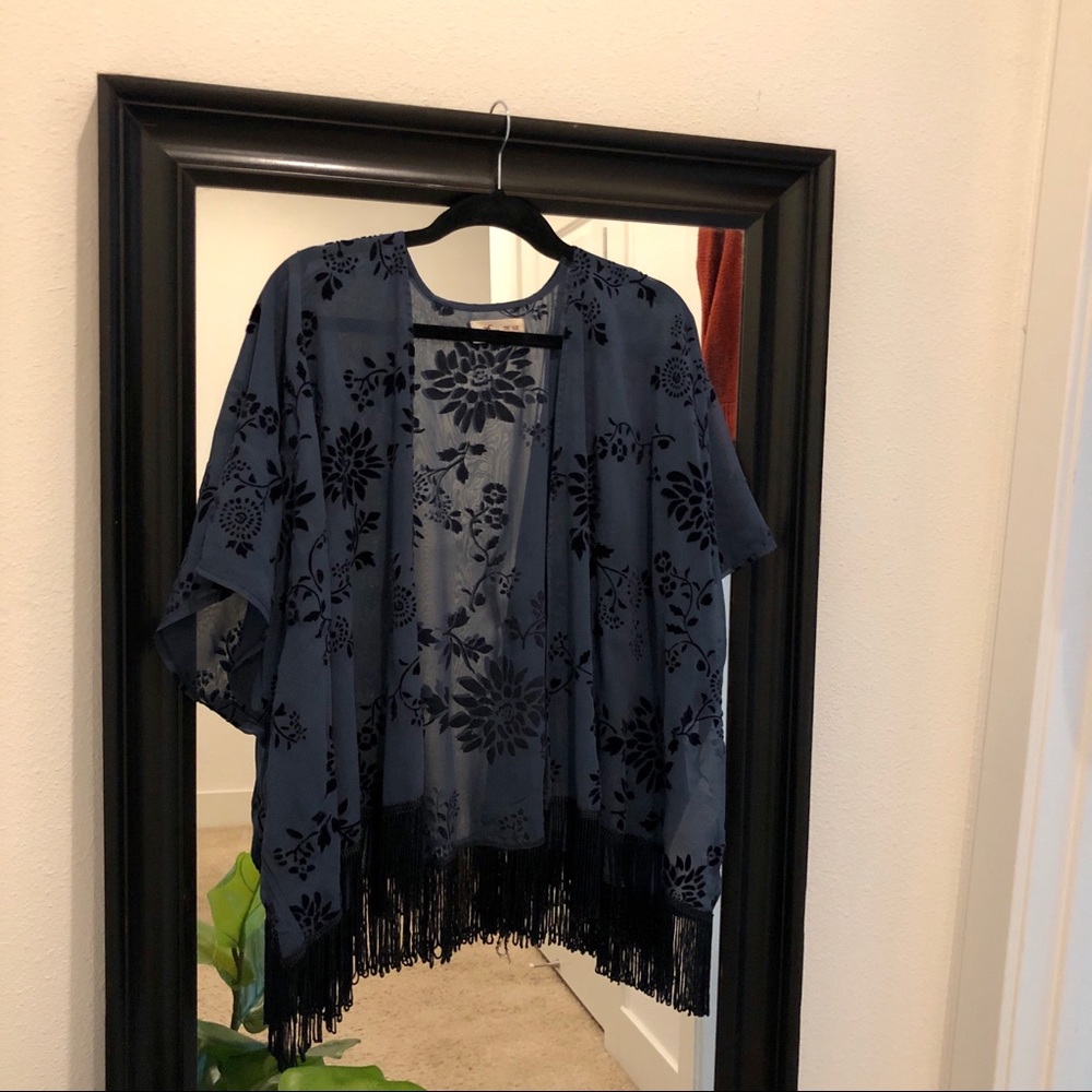Hollister Kimono